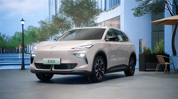 開創(chuàng)傳統(tǒng)車企先河，MG重新發(fā)布ES5，“領先一代、便宜一萬”重塑格局