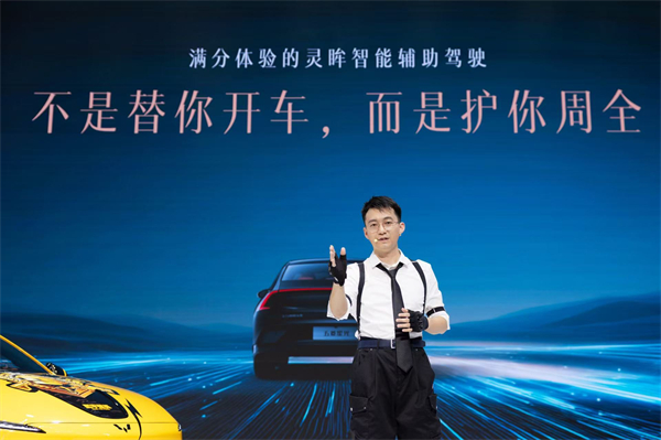 10.98萬元起！五菱星光2025款開啟預(yù)售，攜手《和平精英》打造年輕人的智能實戰(zhàn)利器！