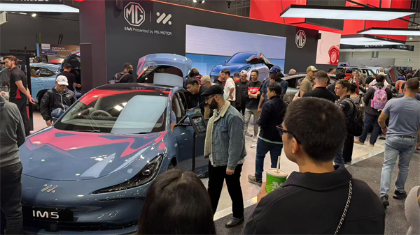 智己汽車正式登陸澳大利亞，雙車閃耀墨爾本車展